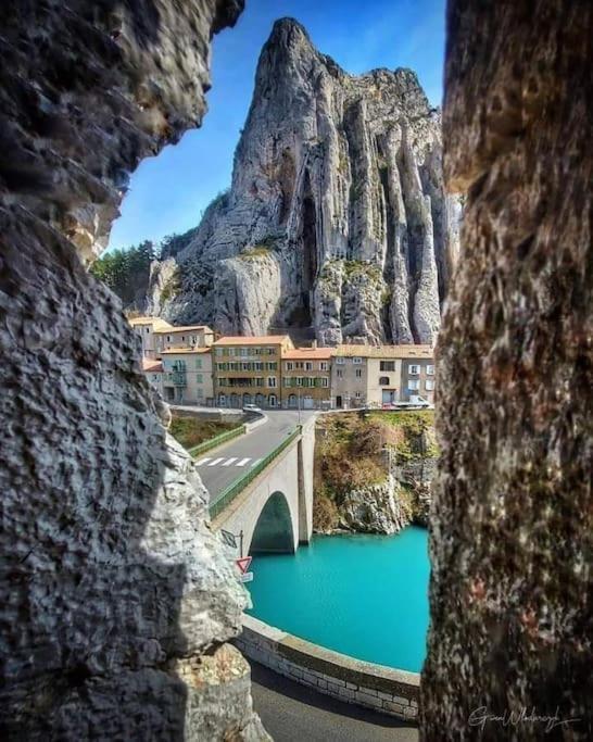 Gite De Charme Le Val Mellis Classe 3 Etoiles Dans La Douceur Provencale Vaumeilh Екстериор снимка